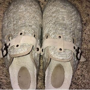 American Eagle Clogs